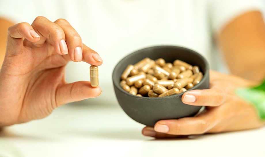 Ashwagandha: kiedy brać? Rano czy wieczorem?